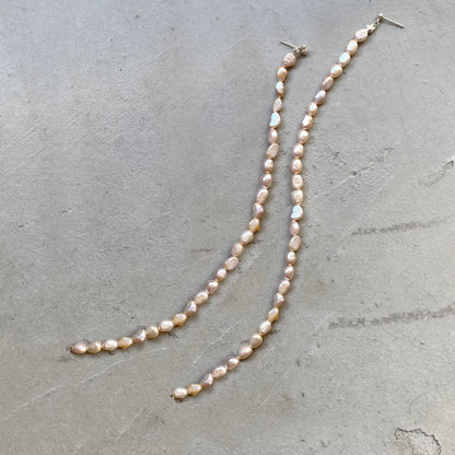 [ small aurora pink pearl ] long-length piercings