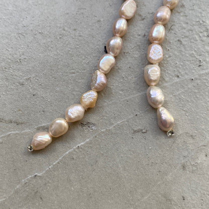 [ small aurora pink pearl ] long-length piercings