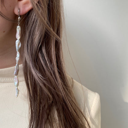 [ aurora pearl ] mid-length piercings