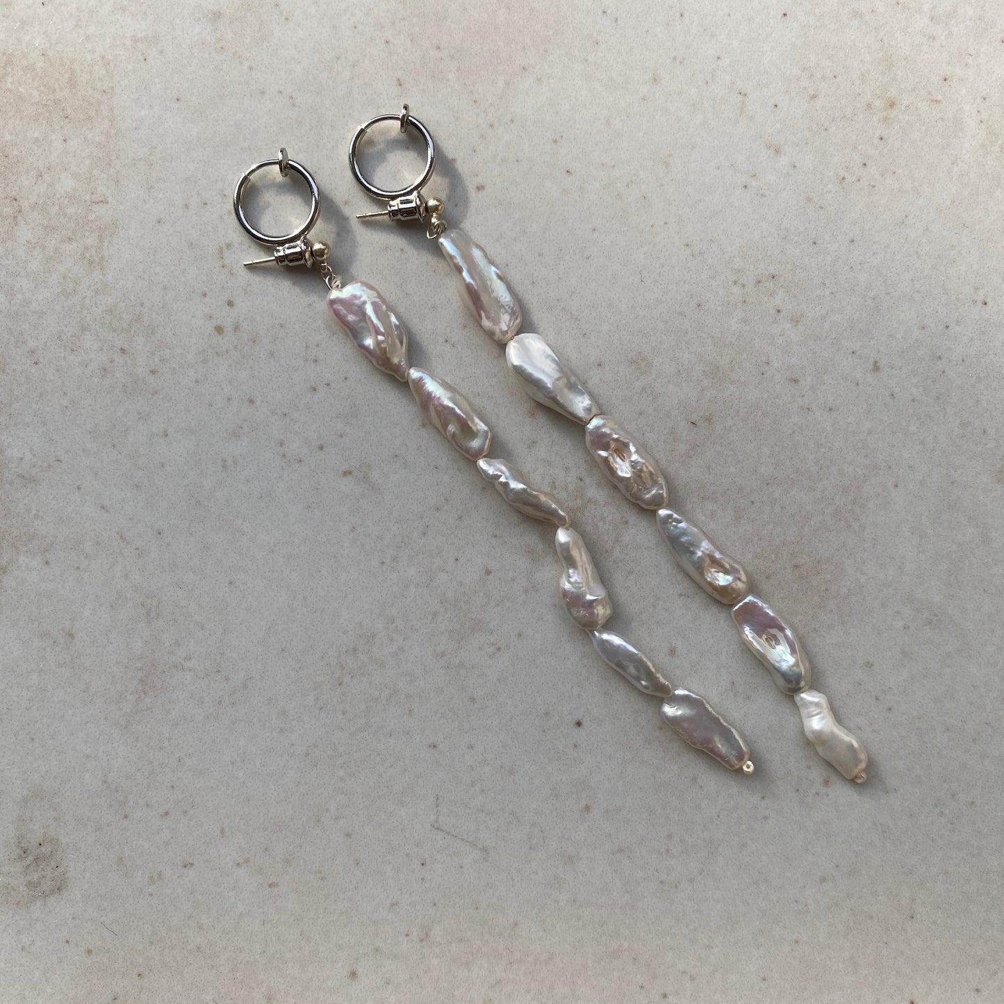[ aurora pearl ] mid-length piercings