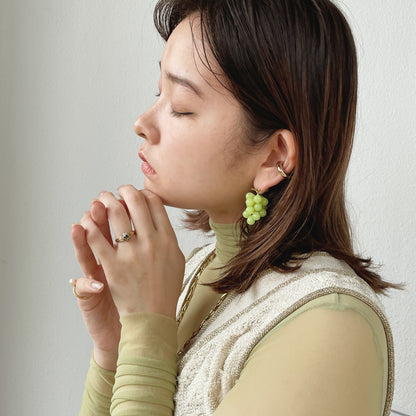 [ green ] grape piercing