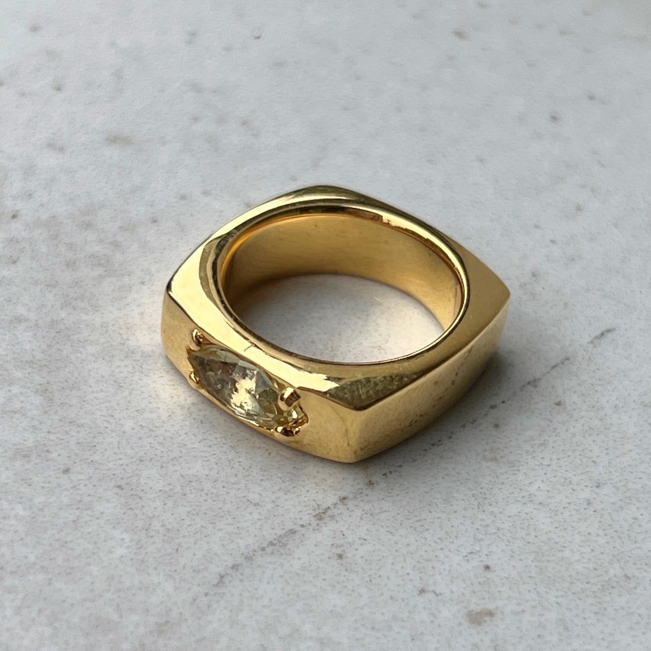 [lemon moon glass ] europa gold