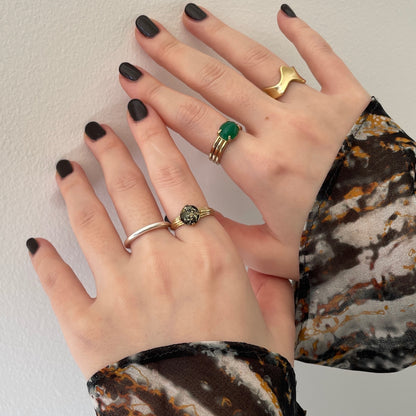 [ black amber ]  croissant gold