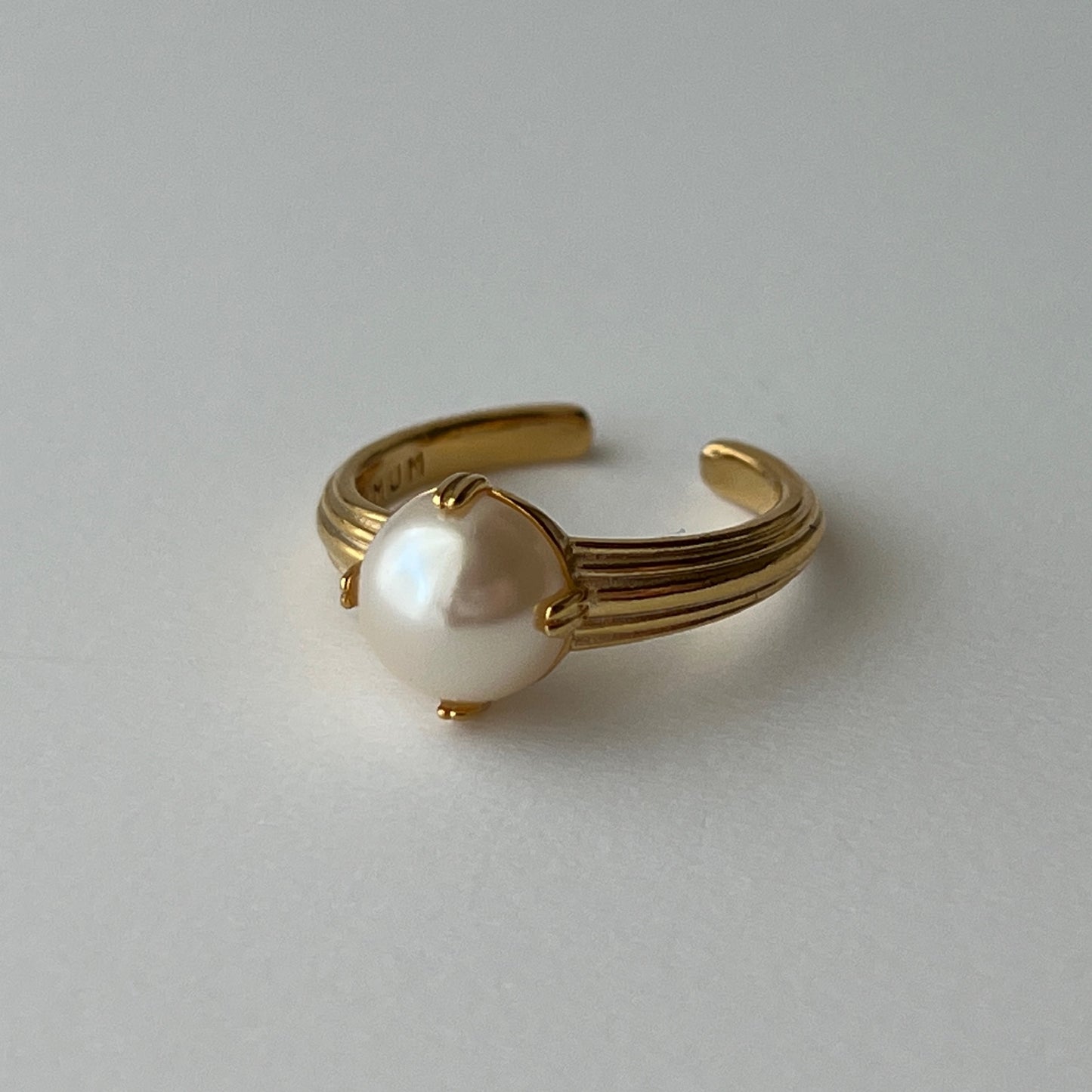 [ vintage pearl ] croissant gold