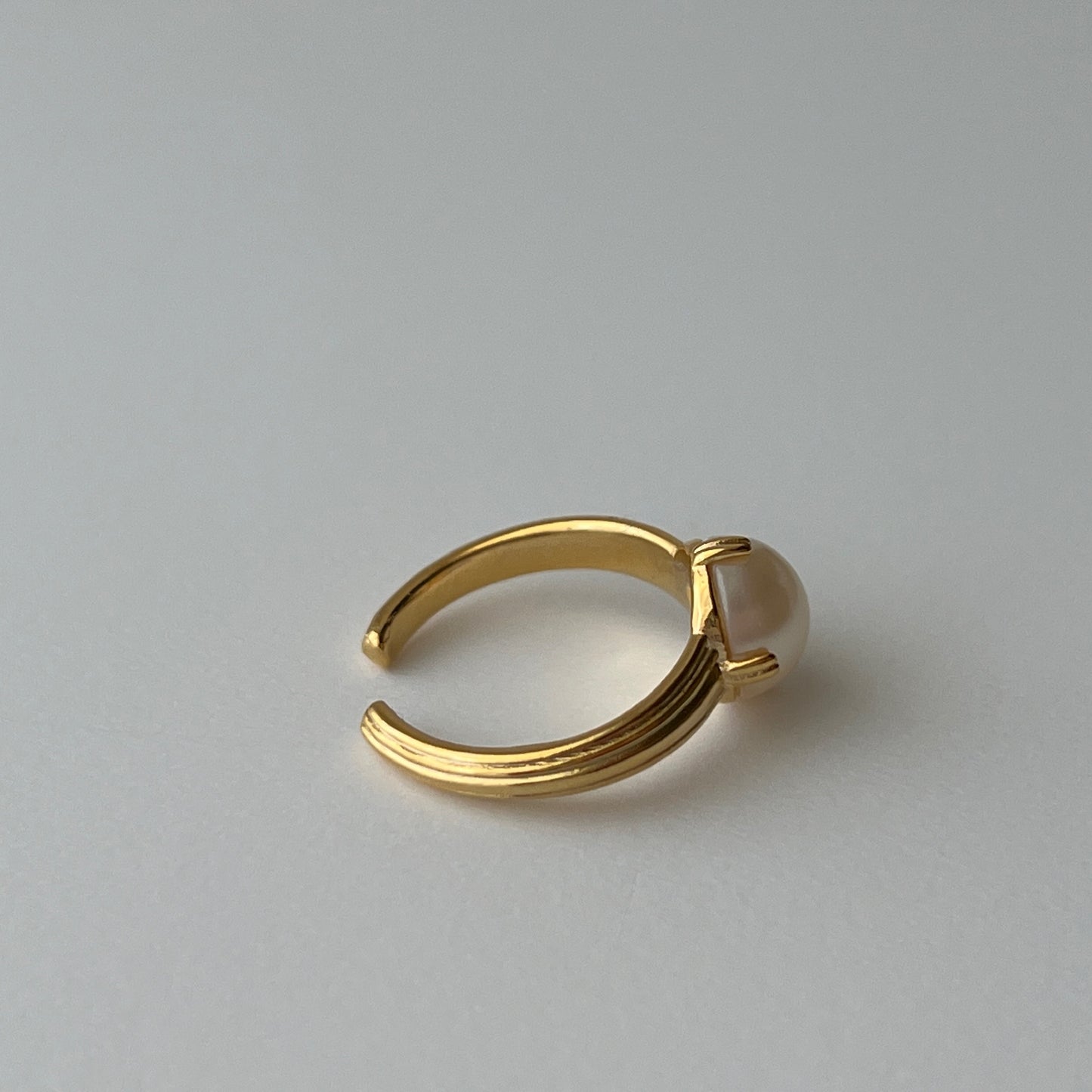 [ vintage pearl ] croissant gold