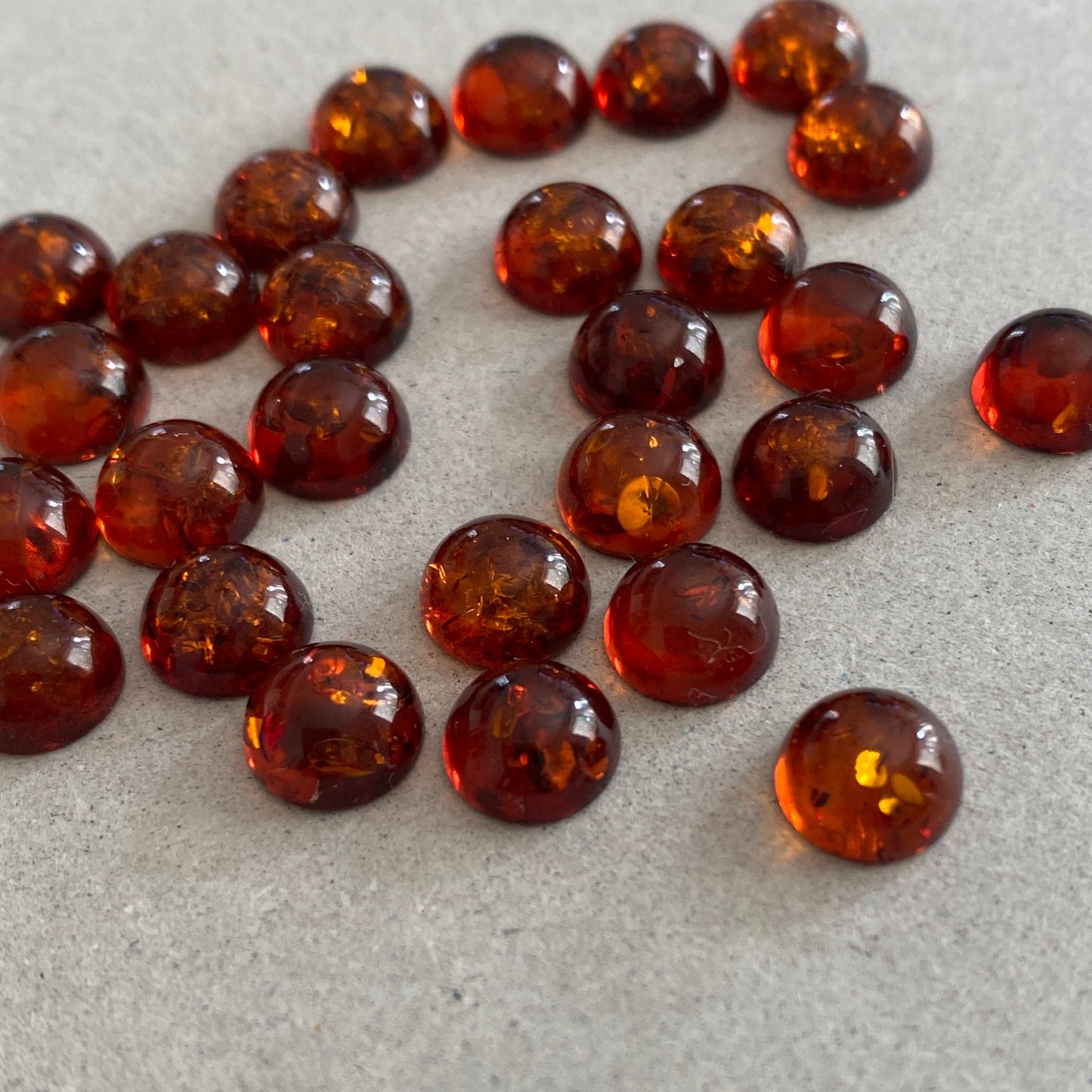 [ amber ] croissant silver