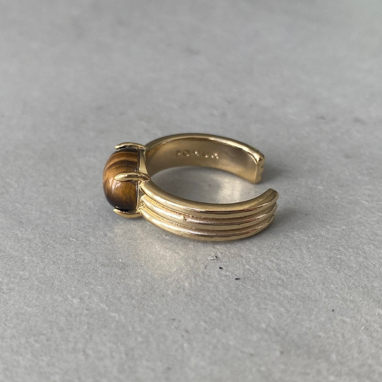 [ tiger eye ]  trois gold