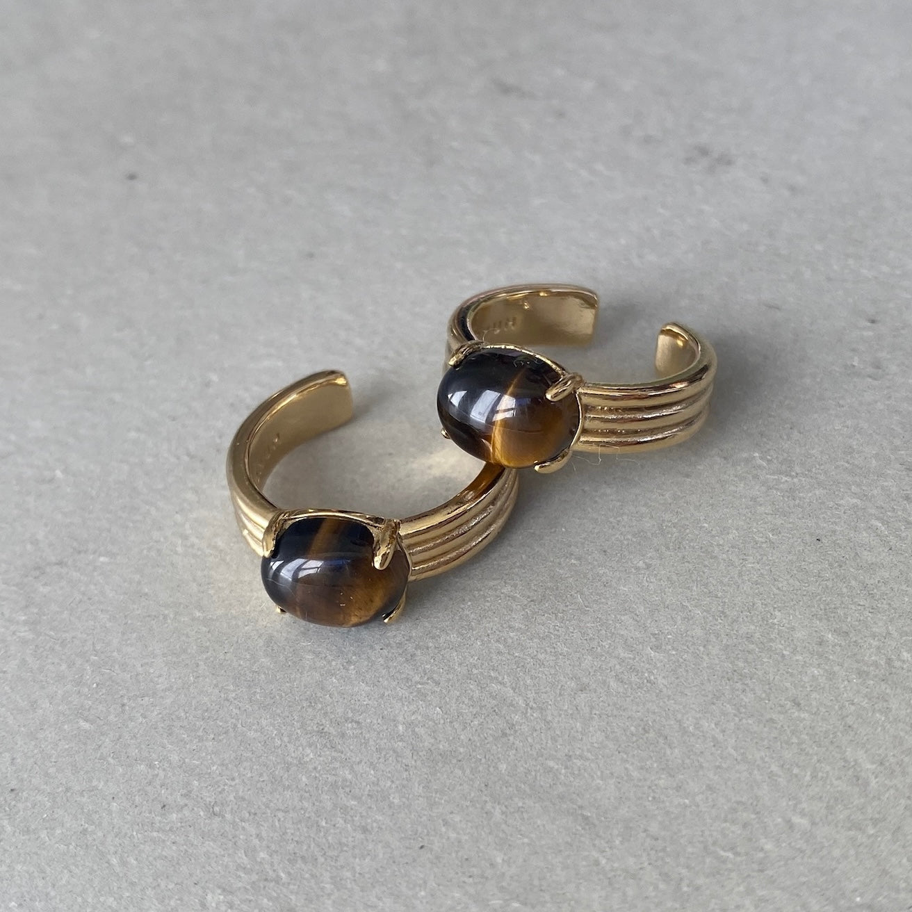 [ tiger eye ]  trois gold
