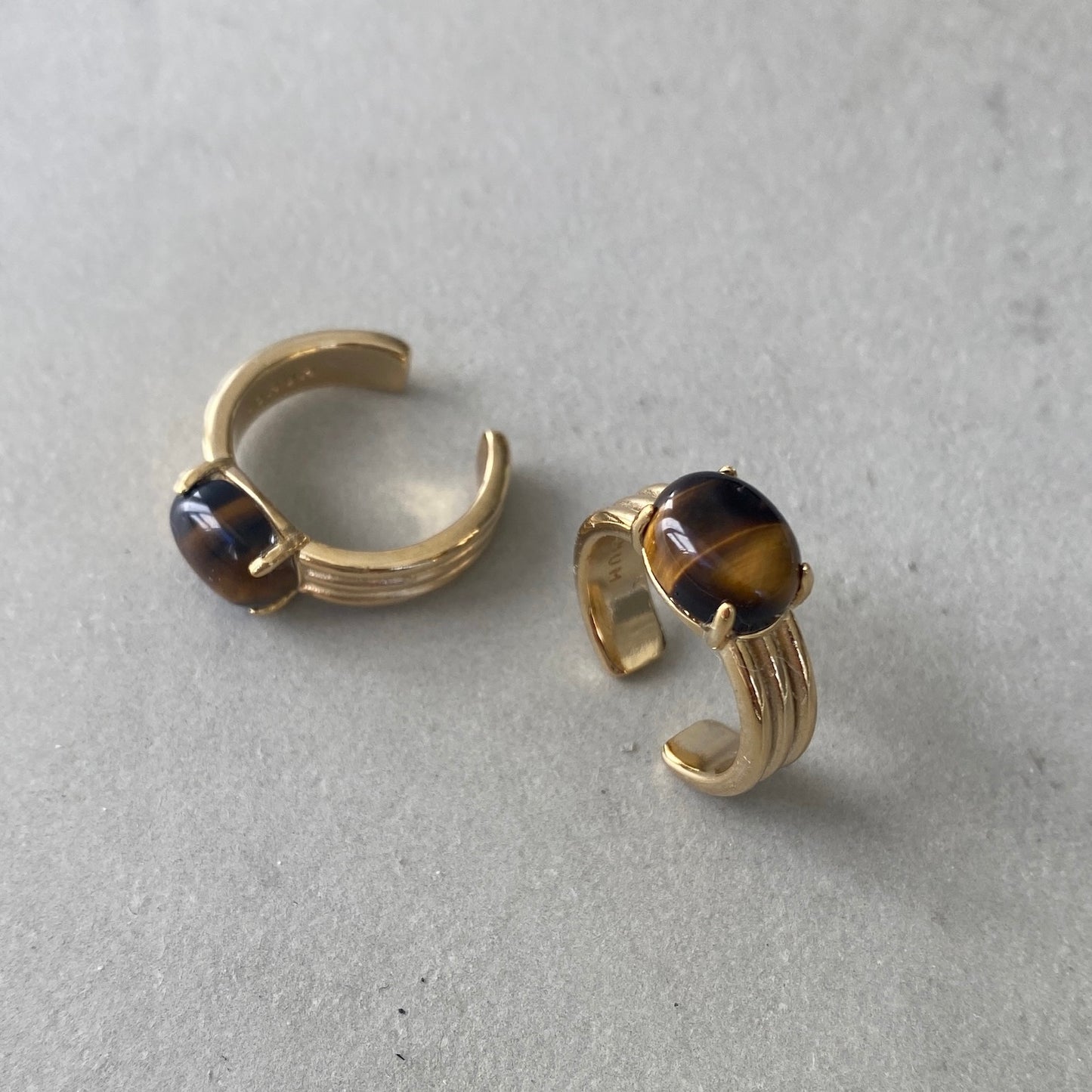 [ tiger eye ]  trois gold