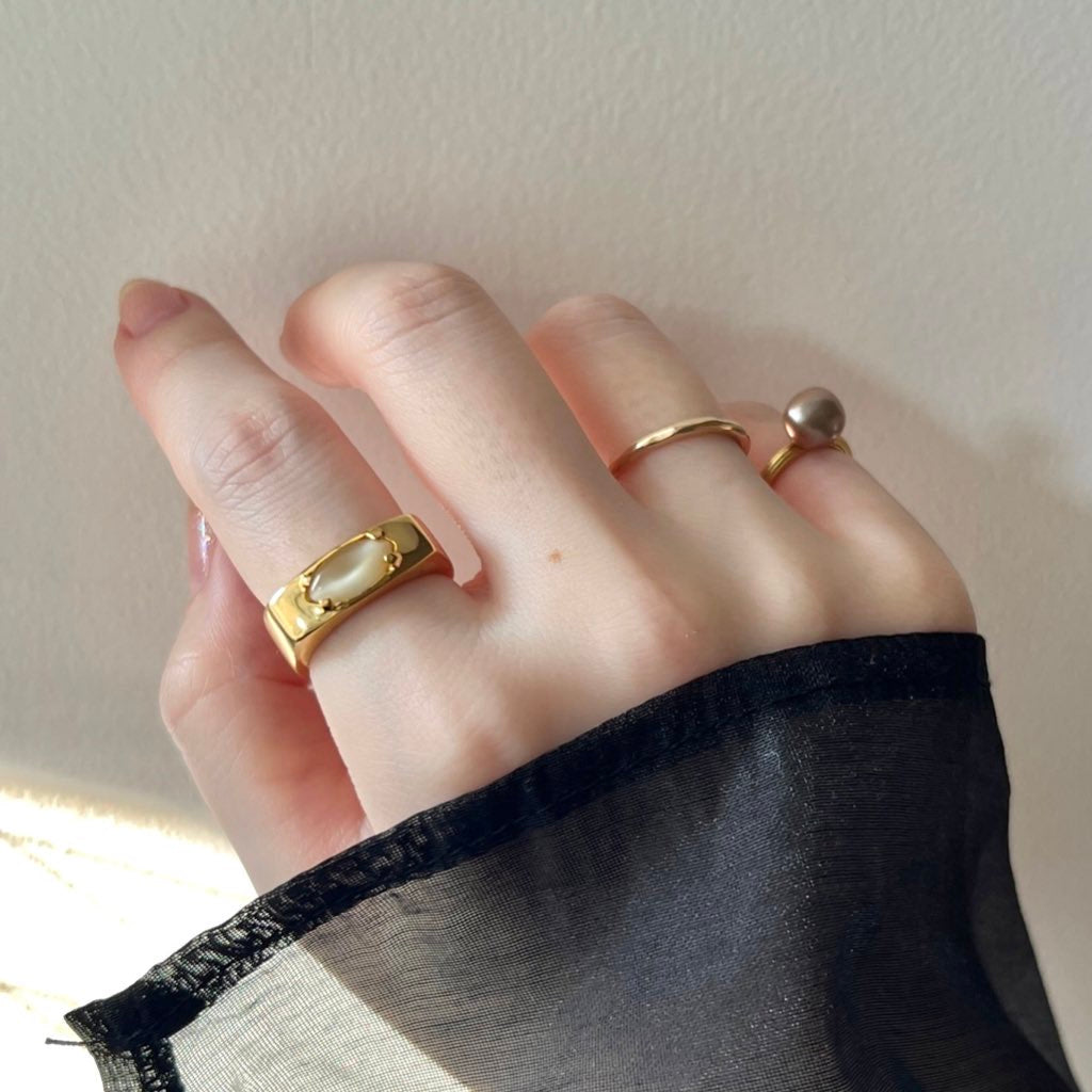 [ yellow moon glass ] europa gold