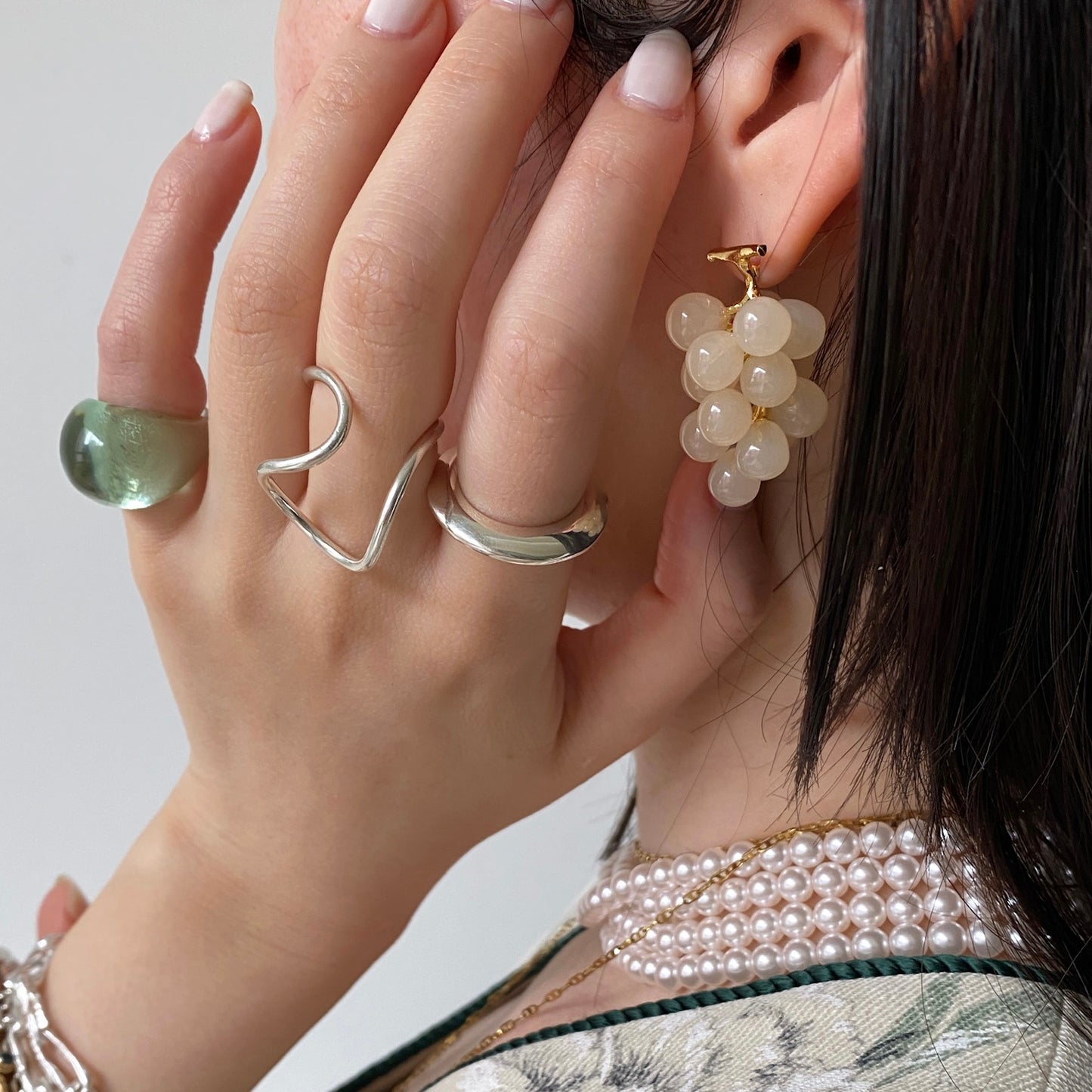 [ milk white ] grape piercing