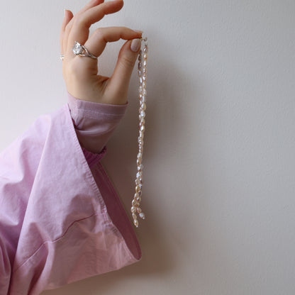 [ small aurora pink pearl ] long-length piercings