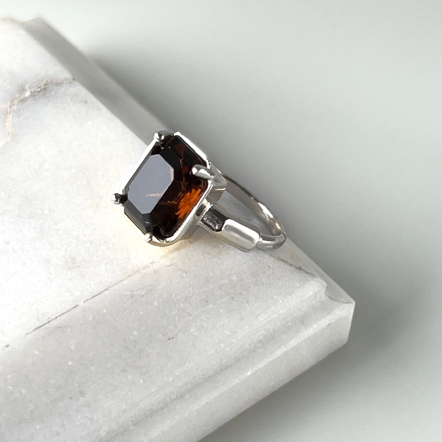 [ vintage amber ] éclat silver
