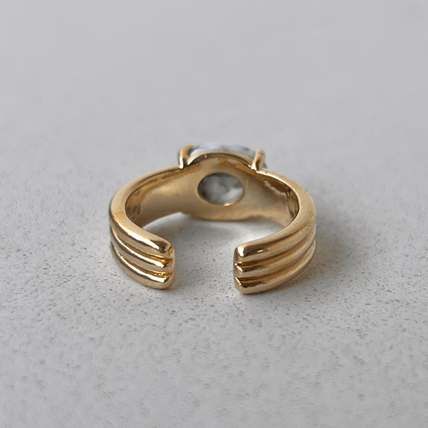 [ howlite ] trois gold