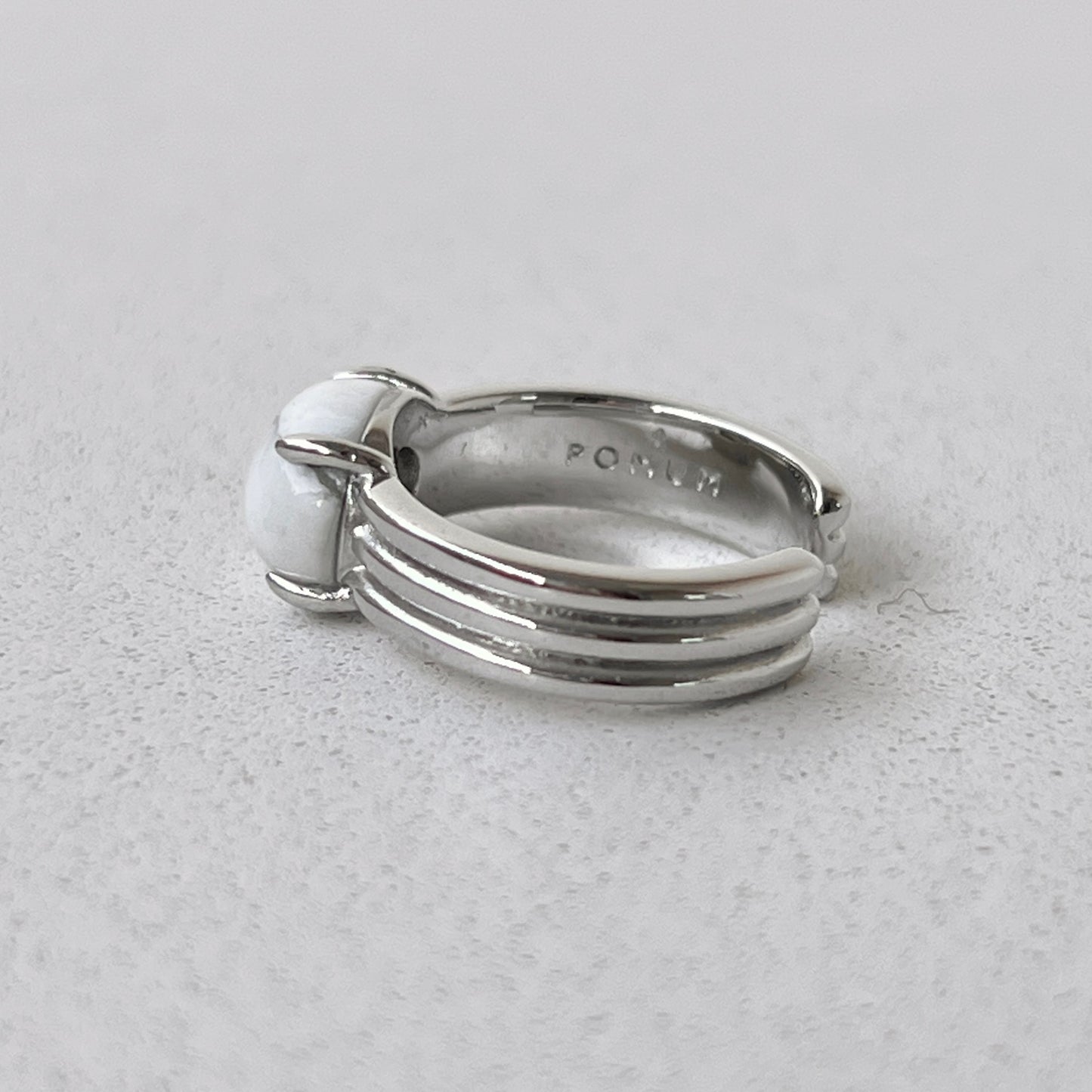 [ howlite ] trois silver