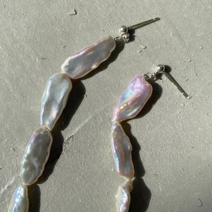 [ aurora pearl ] mid-length piercings