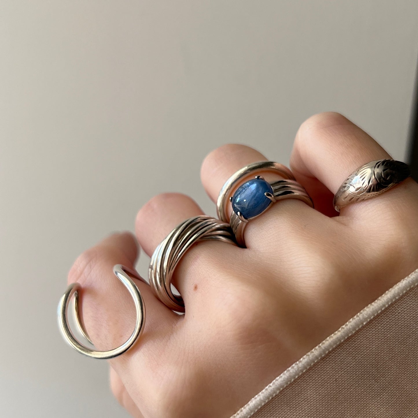 [ kyanite ] trois silver