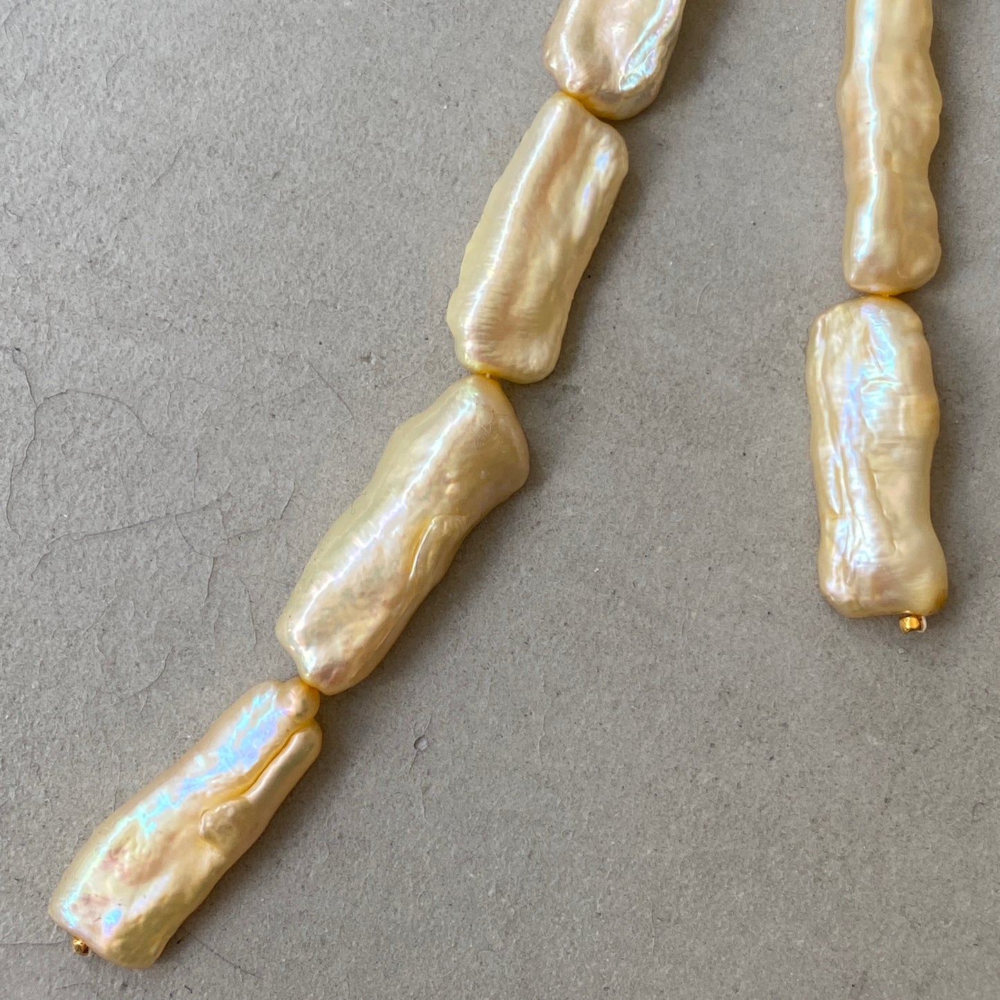 [ yellow pearl ] mid-length piercings