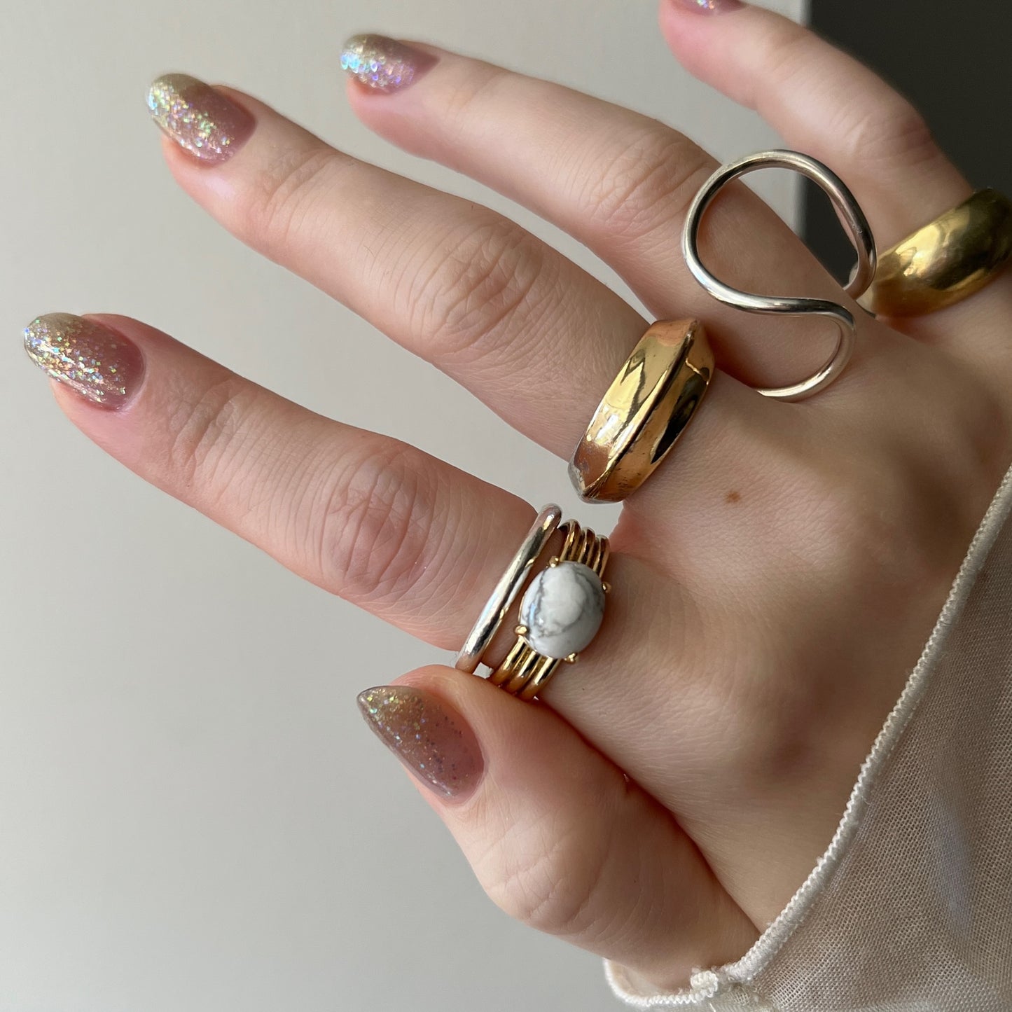 [ howlite ] trois gold