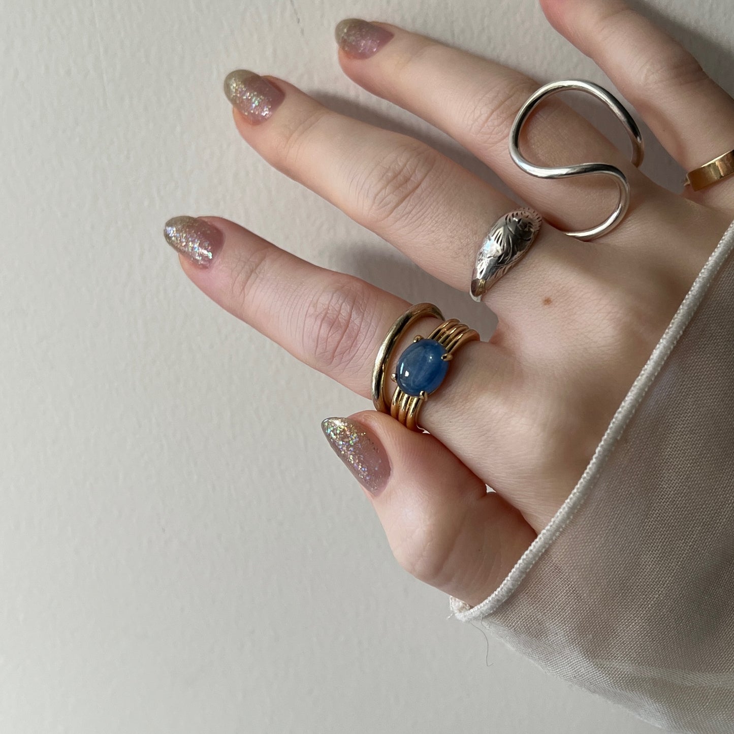 [ kyanite ] trois gold