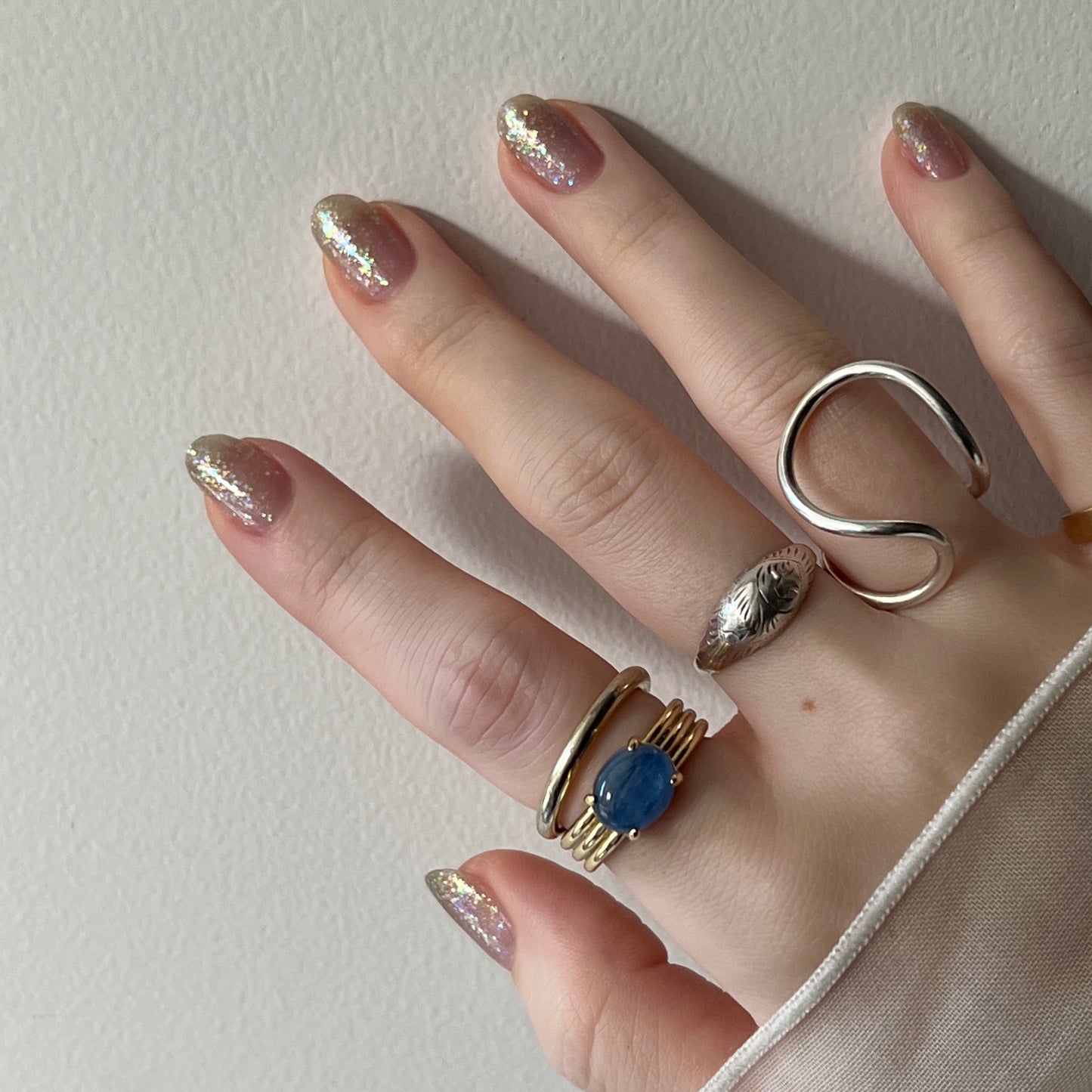 [ kyanite ] trois gold