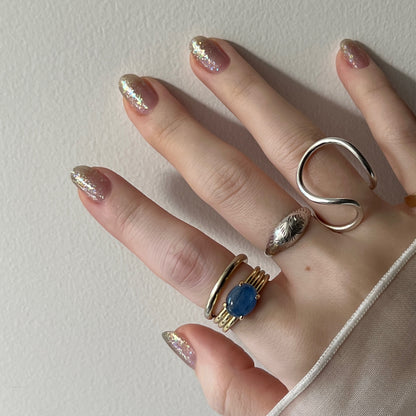 [ kyanite ] trois gold