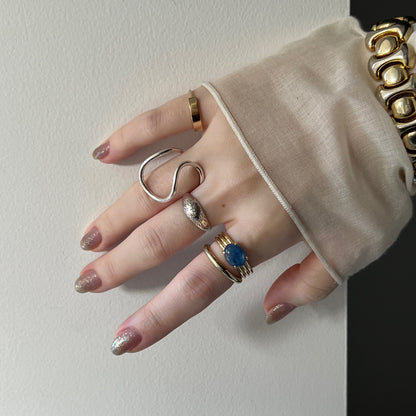 [ kyanite ] trois gold