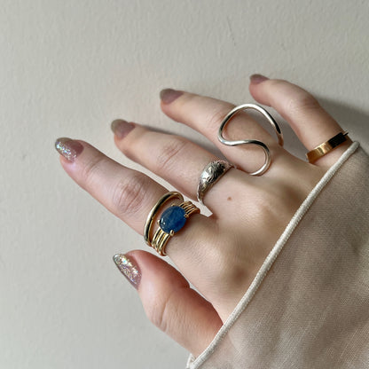 [ kyanite ] trois gold