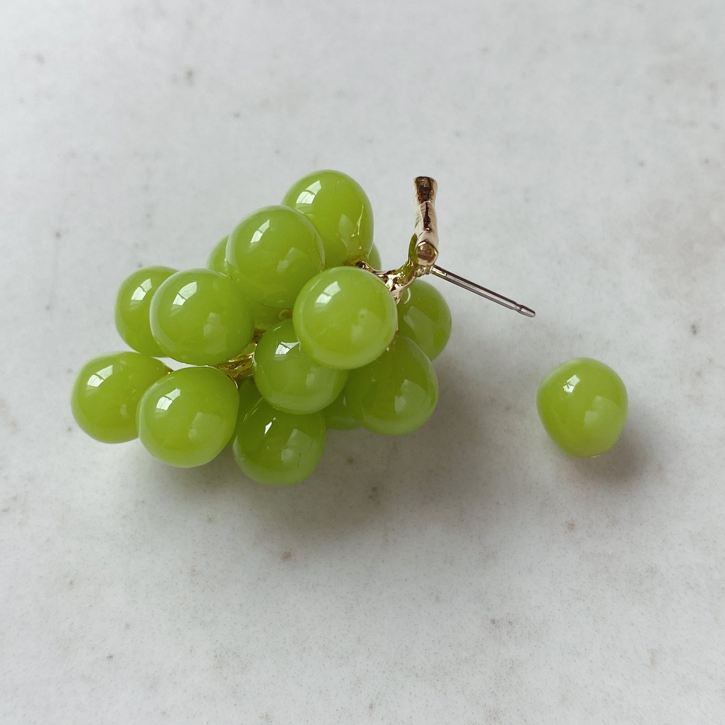 [ green ] grape piercing