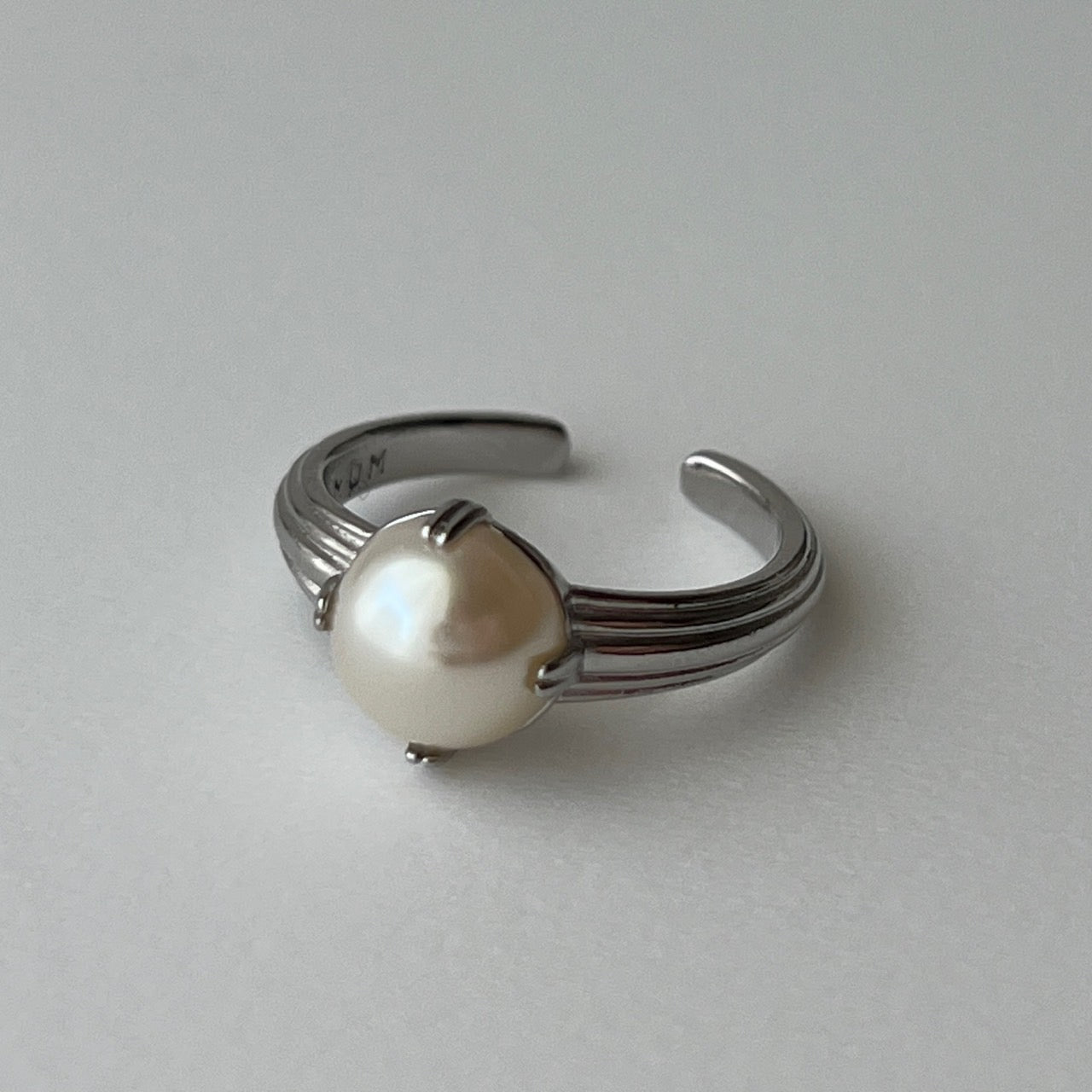 [ vintage pearl ] croissant silver