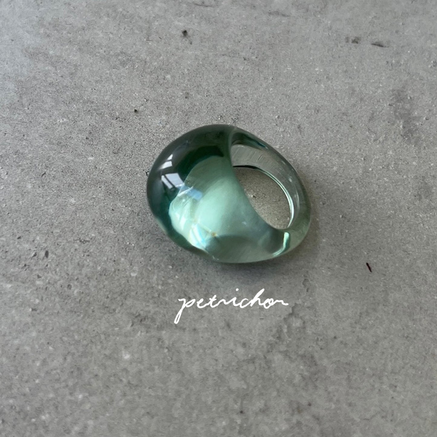 [ petorichor ] l’eau plump